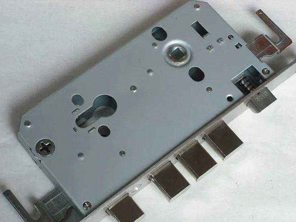 科尔沁右翼中24小时上门开锁公司